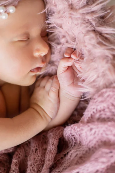 Neonato Bella Bambina Concentrazione Selettiva Persone — Foto Stock