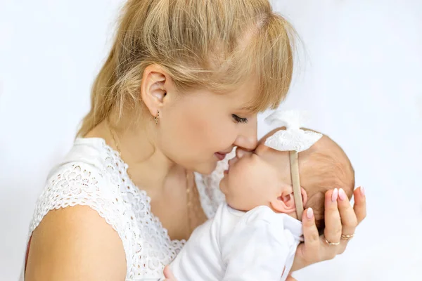 Mom Holding Newborn Baby Selective Focus People — Stock Photo, Image