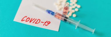 Coronavirus tedavisi ve aşı konsepti. Seçici odaklanma. İlaç.