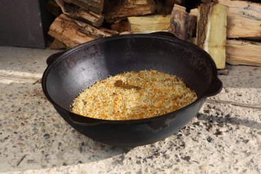 Bir kazan içinde kuzu eti