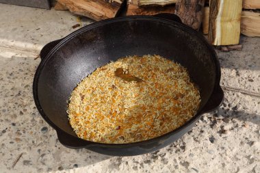 Bir kazan içinde kuzu eti