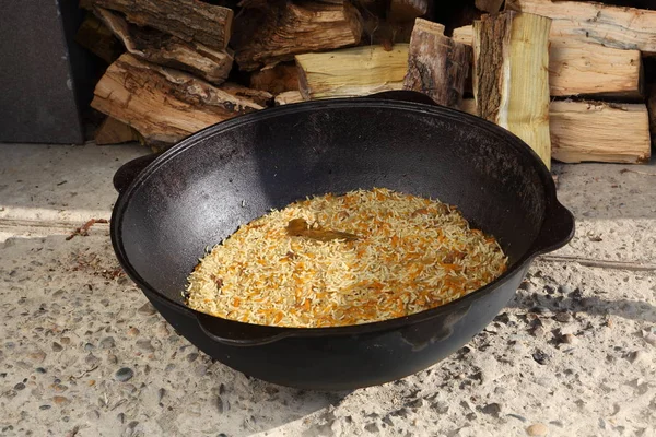 Bir kazan içinde kuzu eti