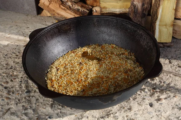 Bir kazan içinde kuzu eti