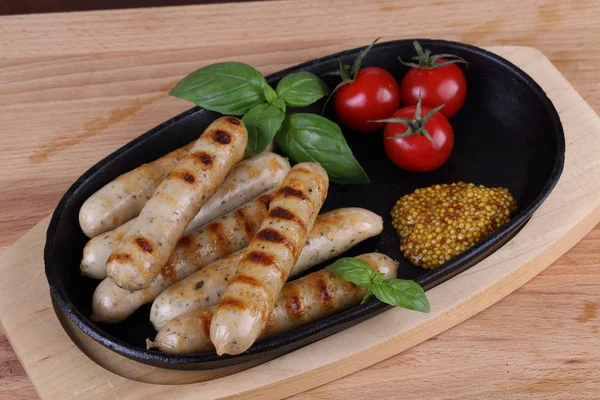 Sosis domates ve Dijon hardalı