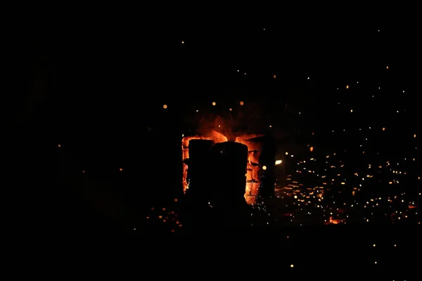 Brandende Brandhout Het Donker — Stockfoto