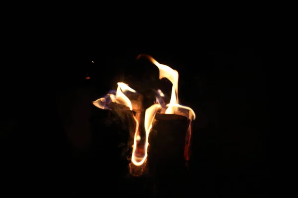 Hořící Dřevo Tmě — Stock fotografie