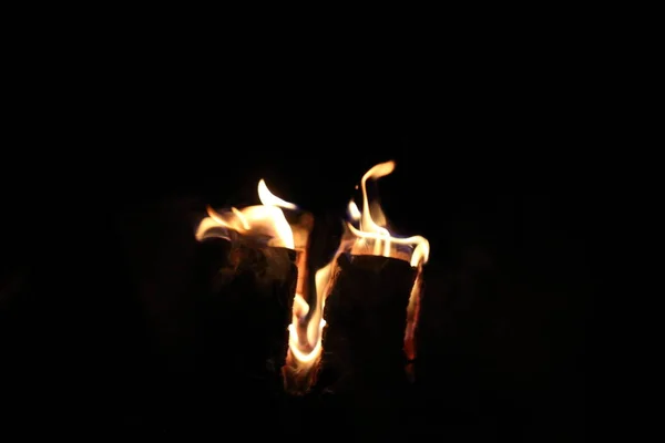 Égő Tűzifa Sötétben — Stock Fotó