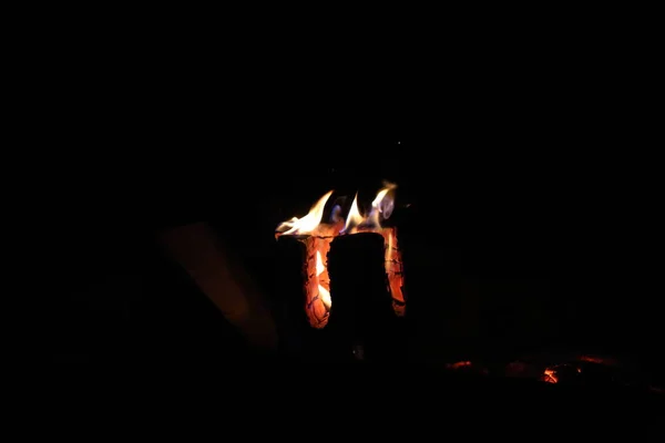 Burning Firewood Dark — Stock Photo, Image