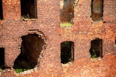 Kale bölgesinde harap binalar