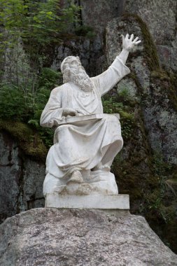 Vinmainen heykel. Karelo-Fince epos Kalevala kahramanı. Monrepos.