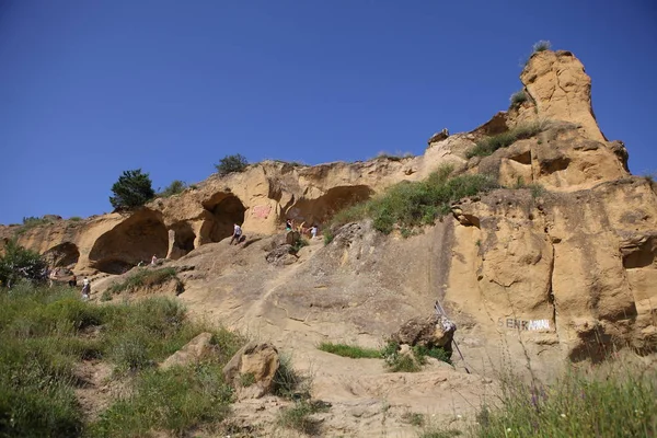 Die Berge Sind Mit Gras Und Blumen Bedeckt Grotte Den — Stockfoto