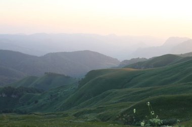 ormanla kaplı dağları