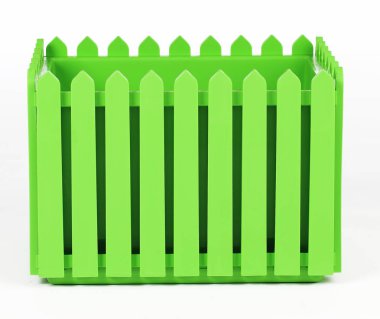 beyaz bir arka plan bir balkon için kafes saksı