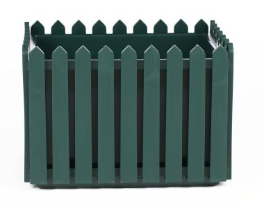 beyaz bir arka plan bir balkon için kafes saksı