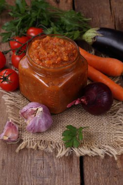 Ev yapımı ekmek peynir altı suyu ile patlıcan havyar