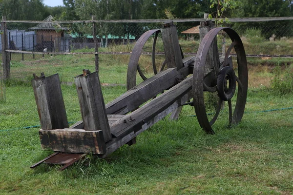 Trä Vagn Dekorativa Dekorationer Parken — Stockfoto