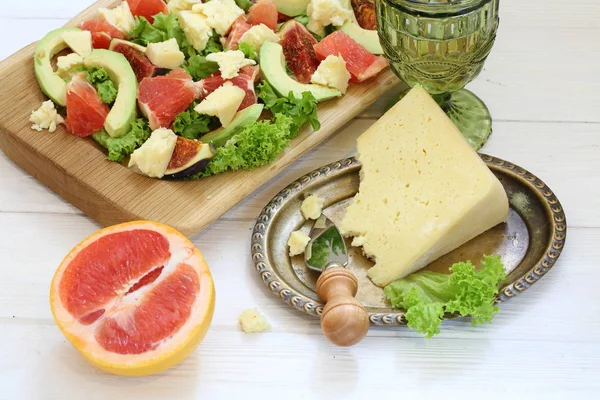 Salade Fromage Avocat Pamplemousse Vin — Photo