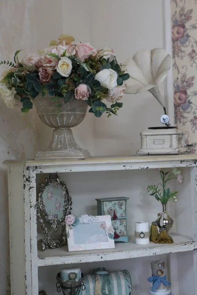 Bouquet Artificial Flowers Old Cabinet — Stock Photo, Image