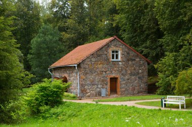 eski taş parkta bina