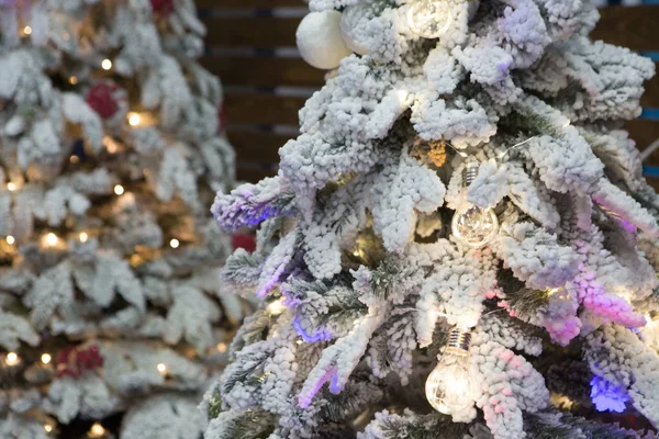 Árbol Navidad Cubierto Nieve — Foto de Stock