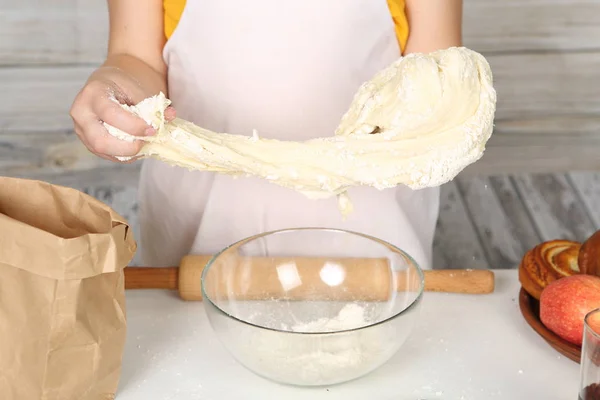 Kochen Aus Teig Kinderhände Bereiten Den Teig — Stockfoto