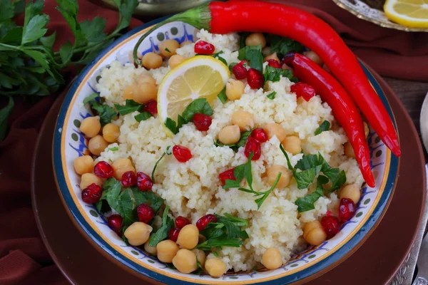 Couscous Con Granada Garbanzos — Foto de Stock