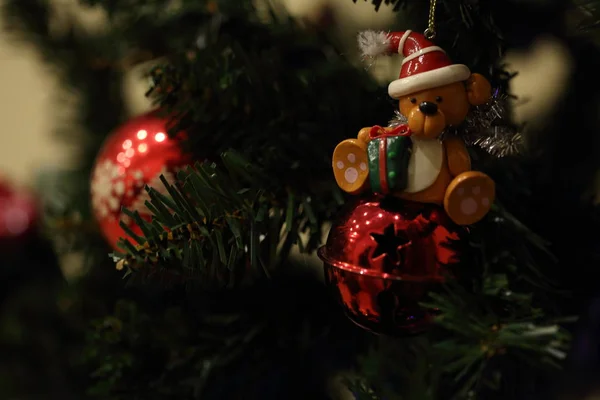 Árbol Navidad Con Regalos Decoraciones —  Fotos de Stock