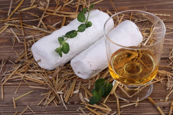 Saint Mor Turen Geitenkaas Met Munt Witte Wijn — Stockfoto