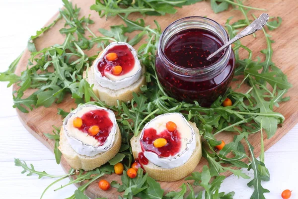 Cheese Saint Mor Touren Raspberry Jam — Stock Photo, Image