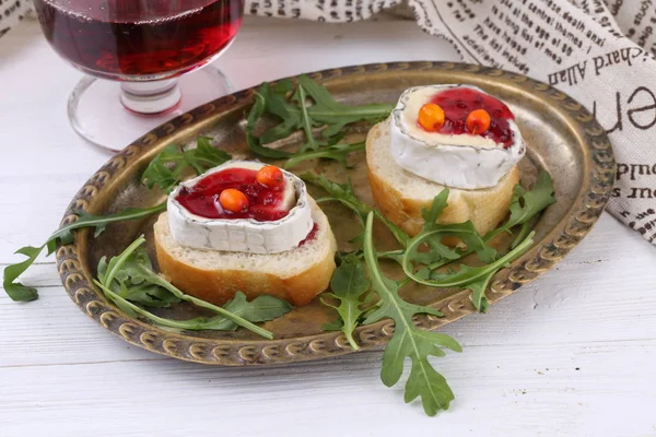 Queso Saint Mor Touren Con Una Copa Vino Tinto — Foto de Stock