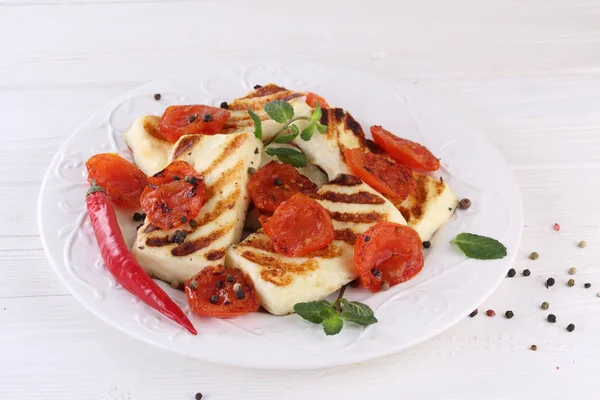 Gegrilde Halloumi Met Gegrilde Groenten — Stockfoto