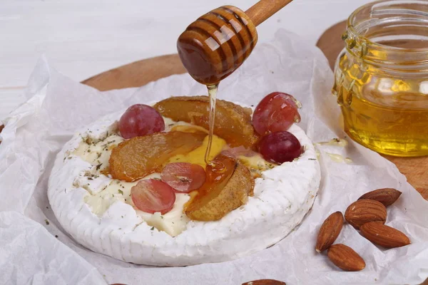 Camembert Con Fruta Miel Pera — Foto de Stock