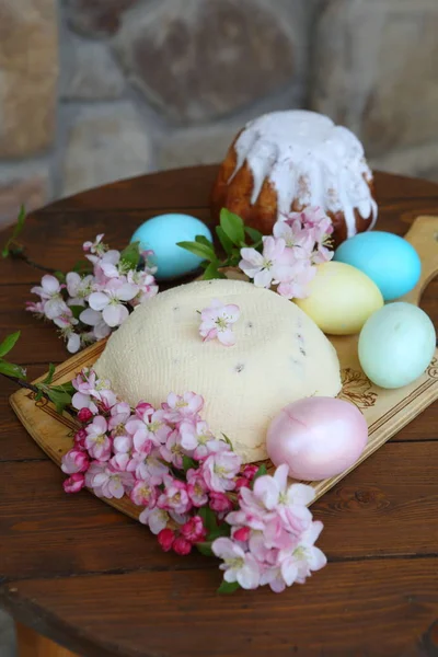 Natura Morta Con Ricotta Pasquale Uova Dipinte — Foto Stock