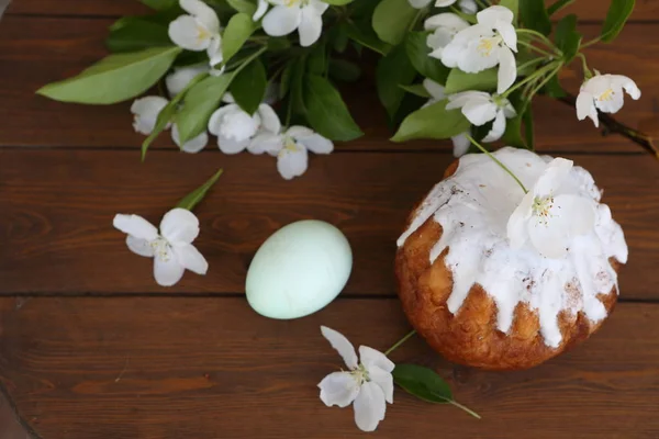 Torta Pasquale Fiori Gelsomino Sfondo Legno — Foto Stock