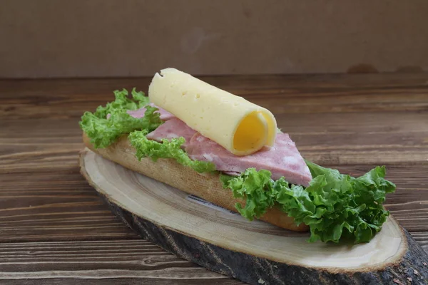 Sandwich Jamón Jamón Queso Lechuga Sandwich — Foto de Stock