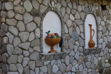 Parkta dekoratif duvar dekorasyonu