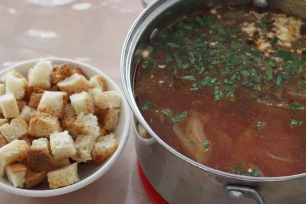 Gemüsesuppe Mit Methan Und Kräutern Einer Pfanne Borschtsch Mit Crackern — Stockfoto