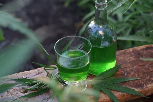 Cannabis Wein Der Flasche — Stockfoto