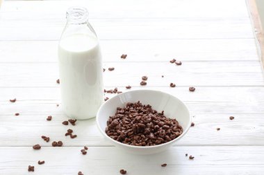 Sütlü çikolata topları. Mısır gevreği