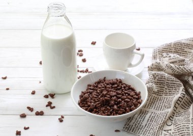 Sütlü çikolata topları. Mısır gevreği