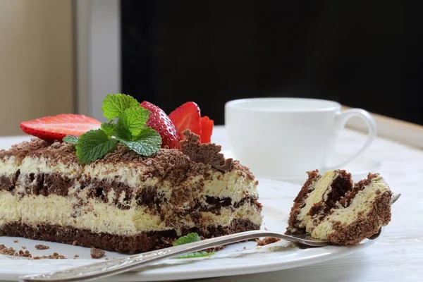 Tiramisù Con Fragole Menta — Foto Stock