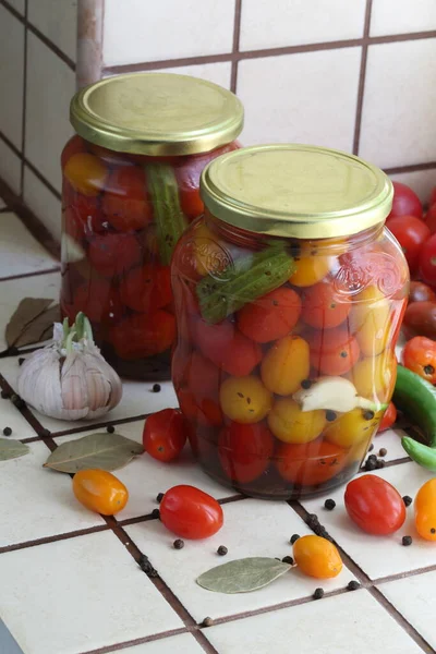 Tomates Frascos Vidrio Salmuera — Foto de Stock