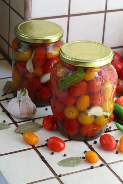 Tomates Frascos Vidrio Salmuera — Foto de Stock
