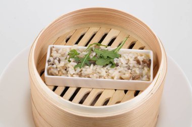 Mantarlı risotto ve roka.