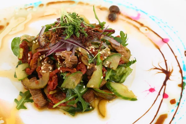 Stewed Meat Vegetables Arugula Avocado — Stock Photo, Image