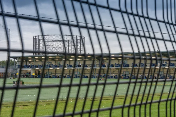 Greenwhich Peninsula Londen September 2017 Mensen Beoefenen Drivingrange Greenwich Schiereiland — Stockfoto