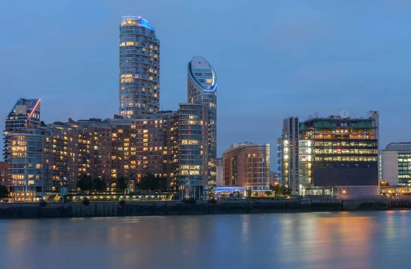 Lakóépületek Canary Wharf Városában Esti Órákban London Anglia — Stock Fotó