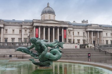 Trafalgar Square, Londra-Eylül 8,2017: Deniz kızı heykeller Fountain'dan Trafalgar meydanında 8 Eylül 2017 London, Büyük Britanya