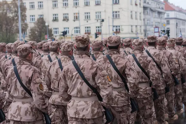Europeiska Street Prag Oktober 2018 Soldater Tjeckiska Armén Marscherar Militärparad — Stockfoto