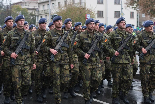 European Street Praga Ottobre 2018 Soldati Dell Esercito Ceco Stanno — Foto Stock